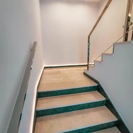 Oleo Auto Check-in 招待所 3*