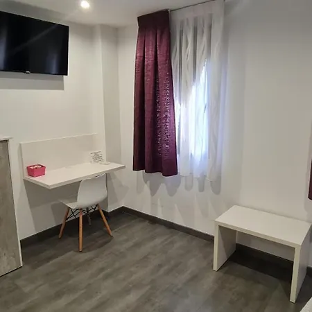 Oleo Auto Check-in 招待所 3*