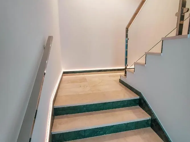 Oleo Auto Check-in Guest house 3*